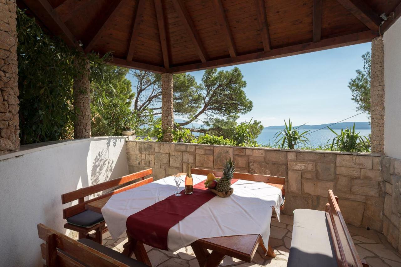 Beach Time Villa โอมิช ภายนอก รูปภาพ