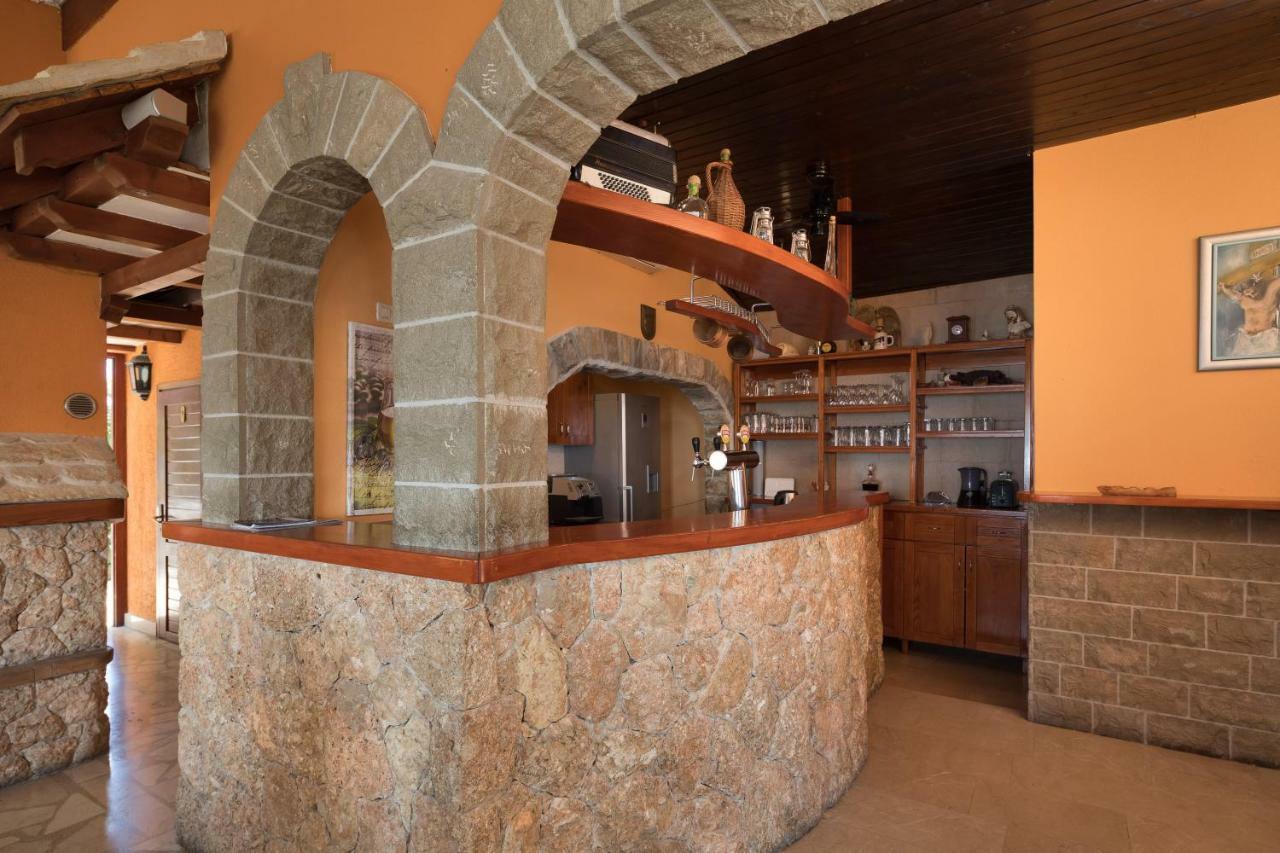 Beach Time Villa โอมิช ภายนอก รูปภาพ