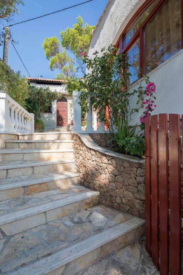 Beach Time Villa โอมิช ภายนอก รูปภาพ